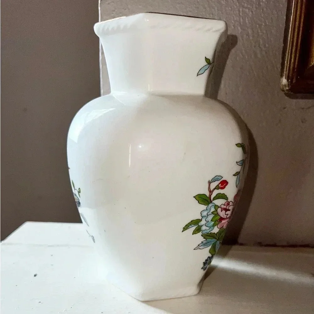 Vintage Aynsley England Fine Bone China Pembroke Chelford Vase White Floral Bird - Picture 3 of 8